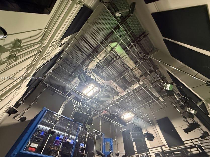 7620 NW 25th St Miami, FL 33122