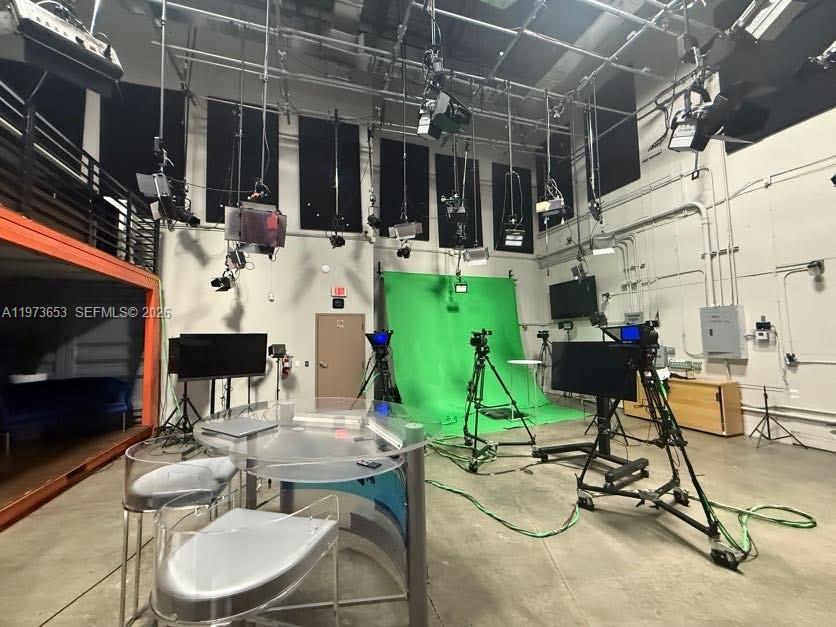 7620 NW 25th St Miami, FL 33122