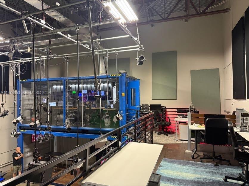 7620 NW 25th St Miami, FL 33122