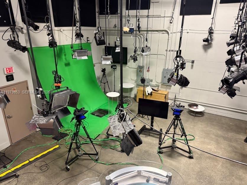 7620 NW 25th St Miami, FL 33122