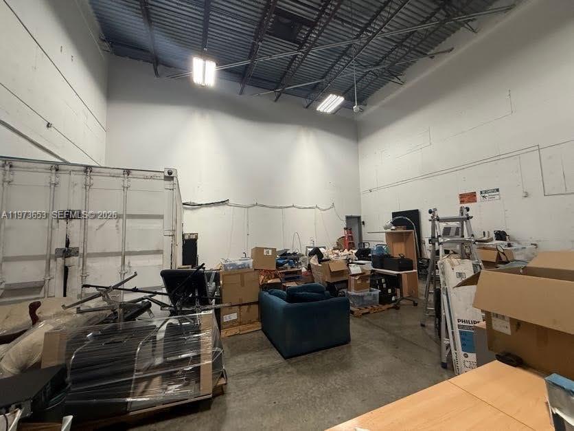 7620 NW 25th St Miami, FL 33122