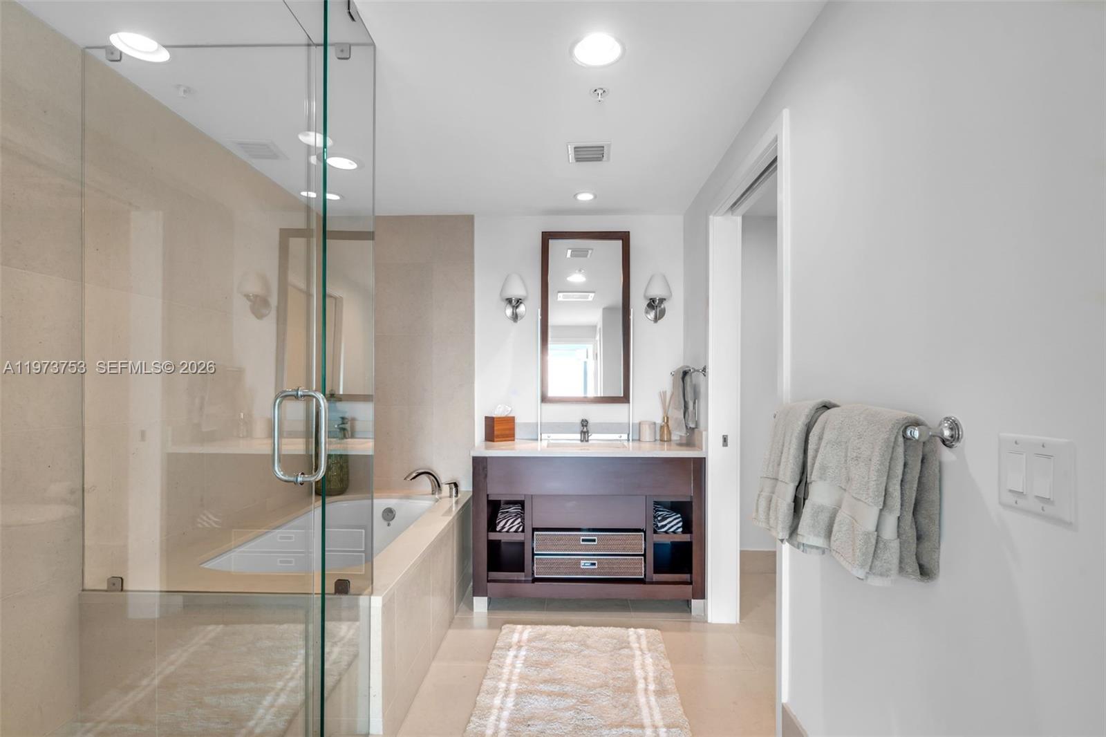 image The Carillon North Tower9