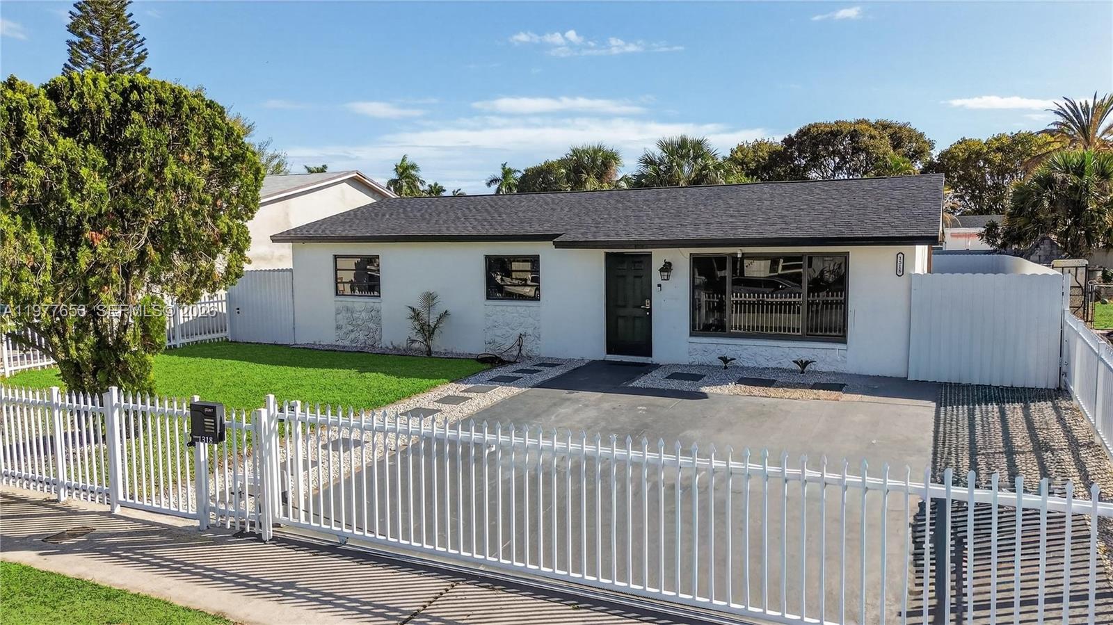 1318 13th St West Palm Beach, FL 33401