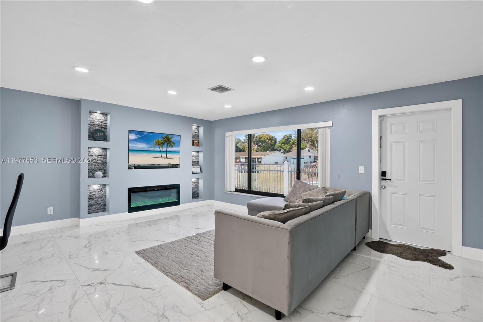 1318 13th St West Palm Beach, FL 33401