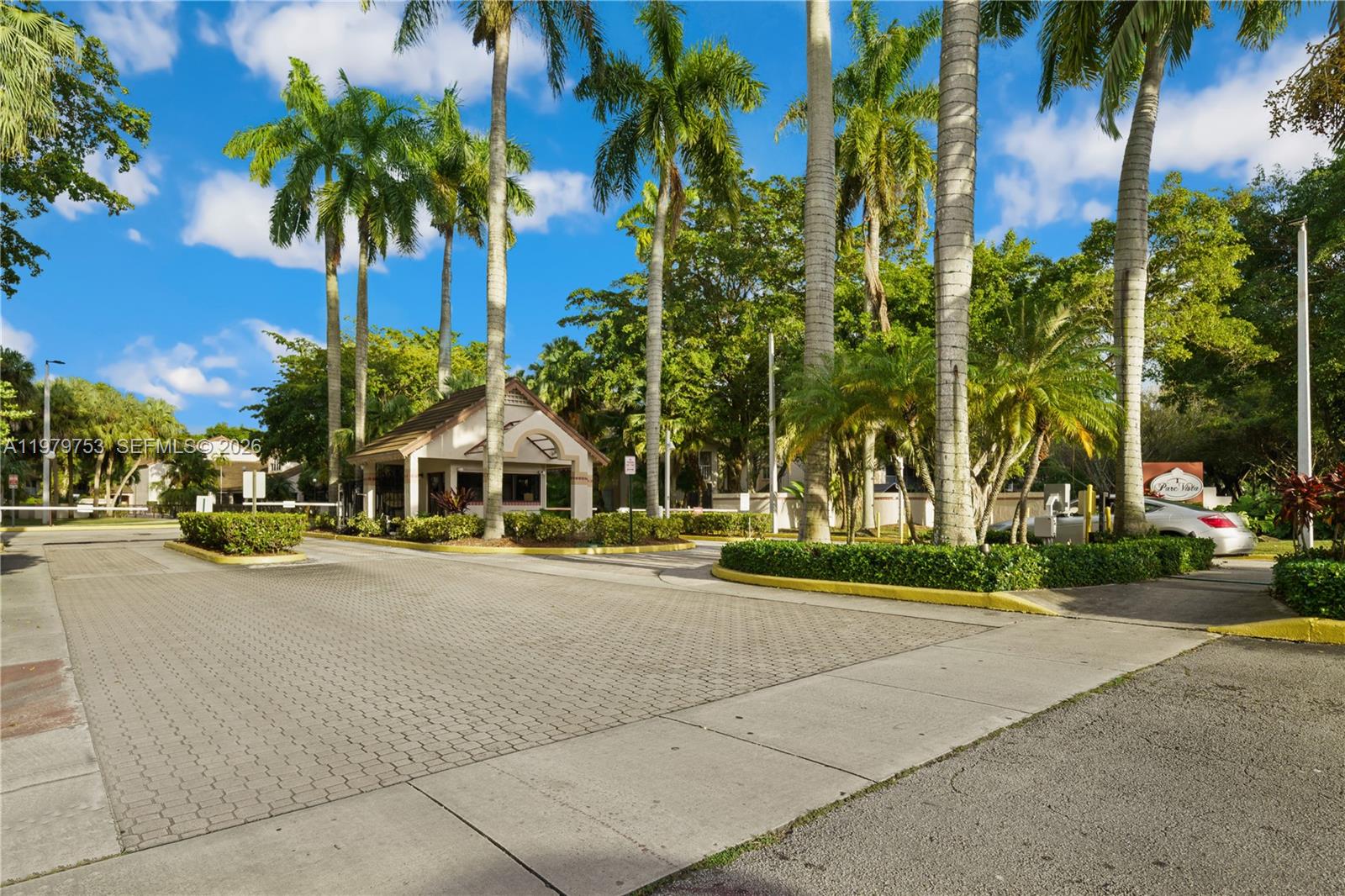 13931 SW 91st Ter #13931 Miami, FL 33186