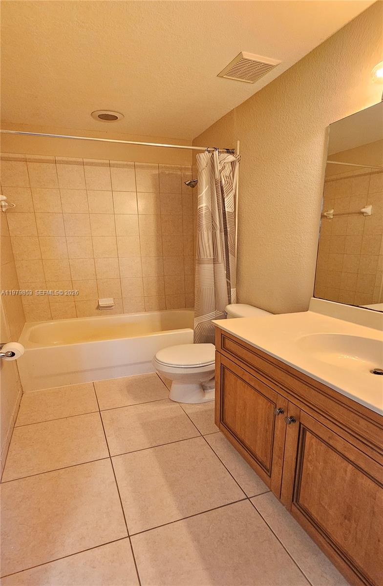 2014 Marsh Hbr Dr Riviera Beach, FL 33404