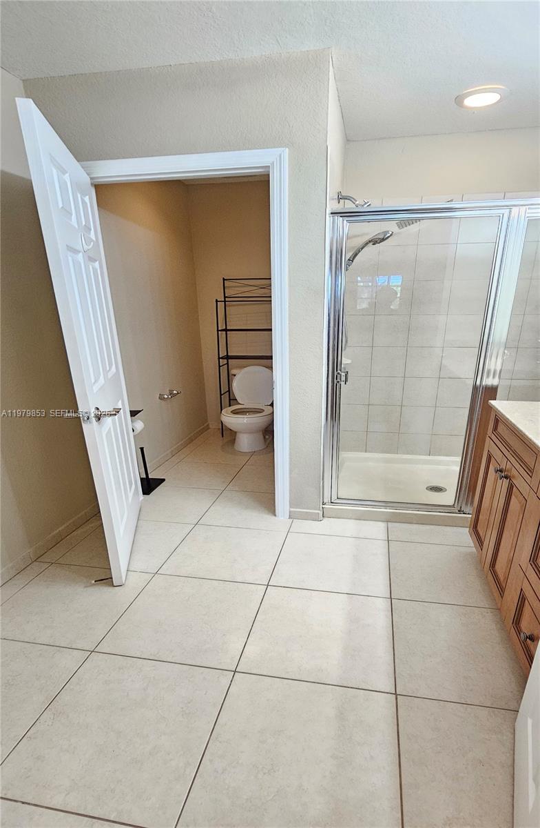 2014 Marsh Hbr Dr Riviera Beach, FL 33404