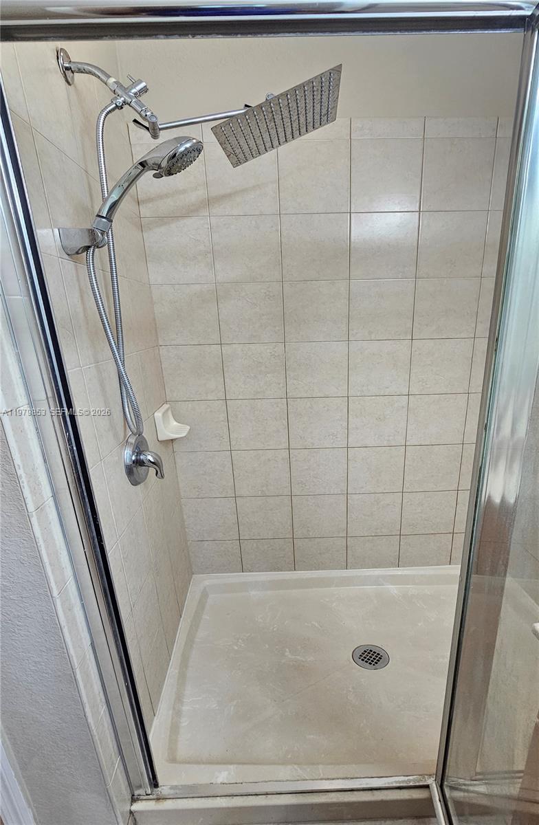 2014 Marsh Hbr Dr Riviera Beach, FL 33404