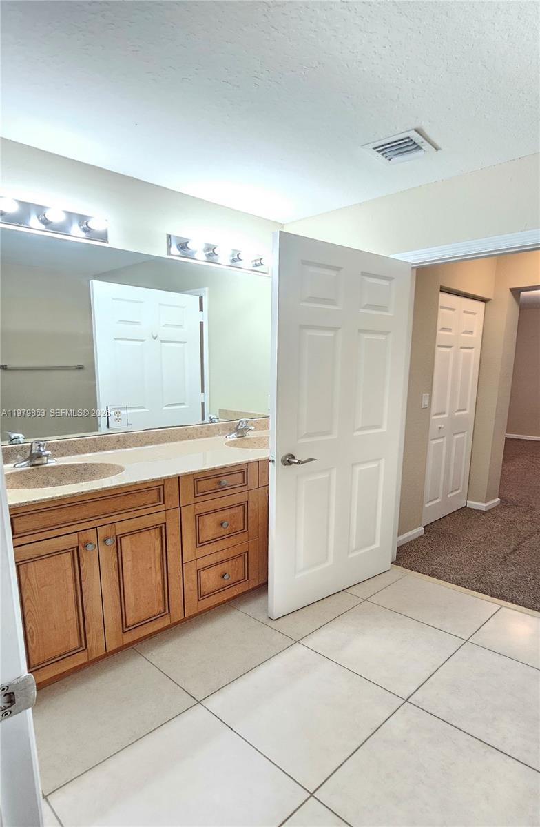 2014 Marsh Hbr Dr Riviera Beach, FL 33404