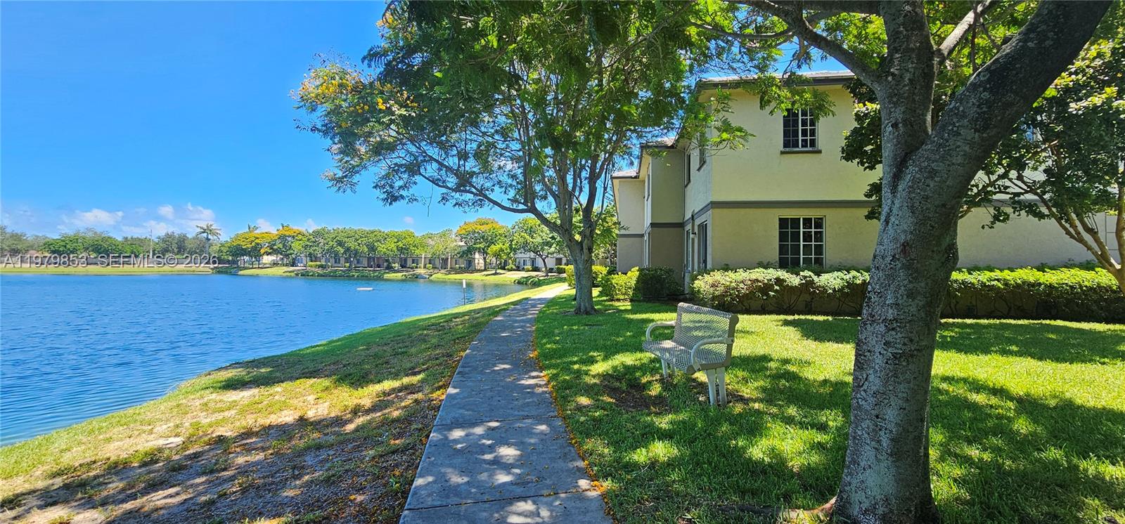 2014 Marsh Hbr Dr Riviera Beach, FL 33404