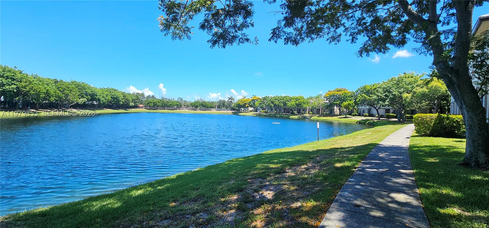 2014 Marsh Hbr Dr Riviera Beach, FL 33404