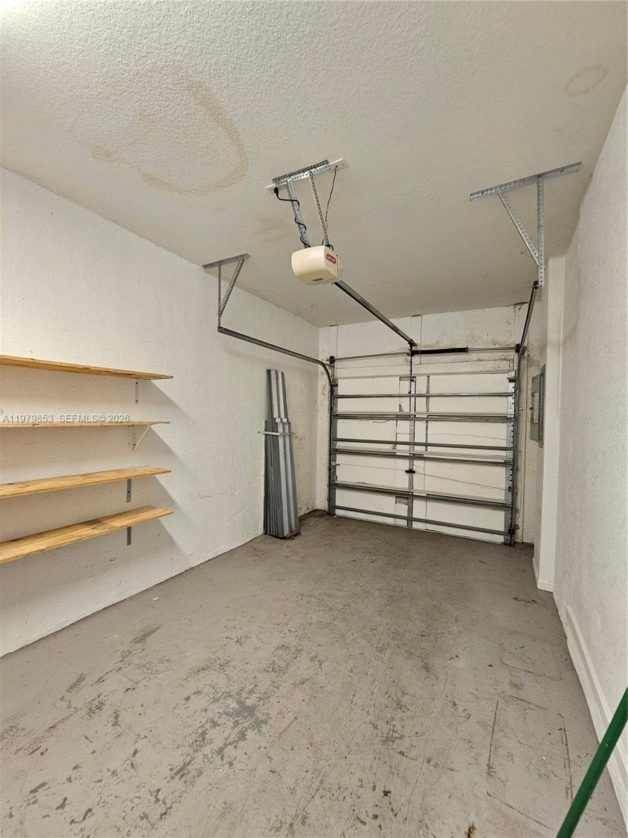 2014 Marsh Hbr Dr Riviera Beach, FL 33404