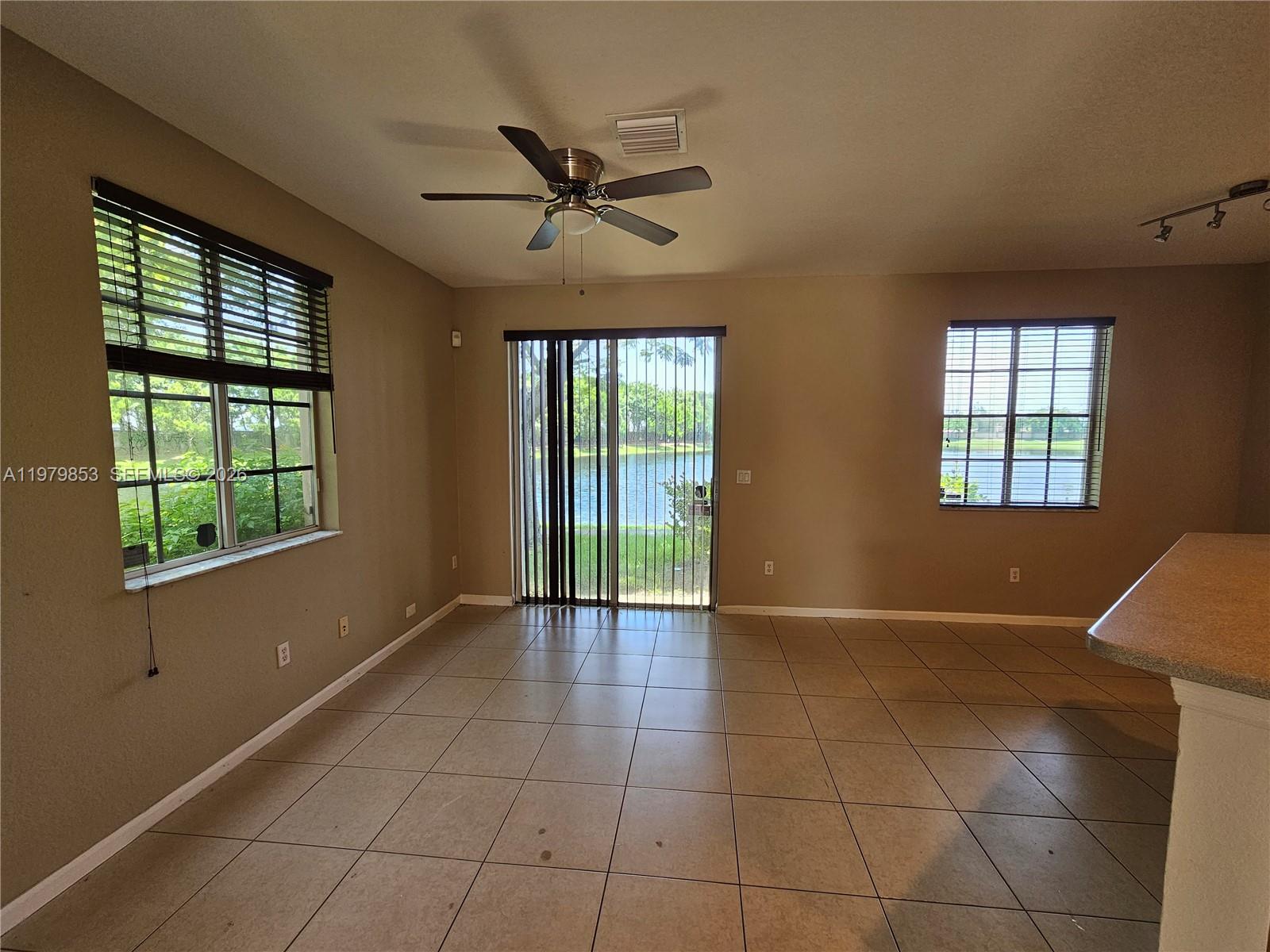 2014 Marsh Hbr Dr Riviera Beach, FL 33404