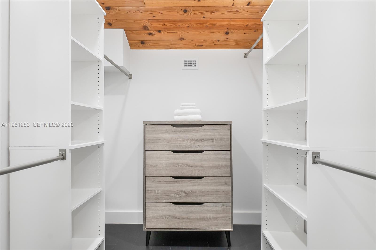 7810 Miami Vw Dr North Bay Village, FL 33141