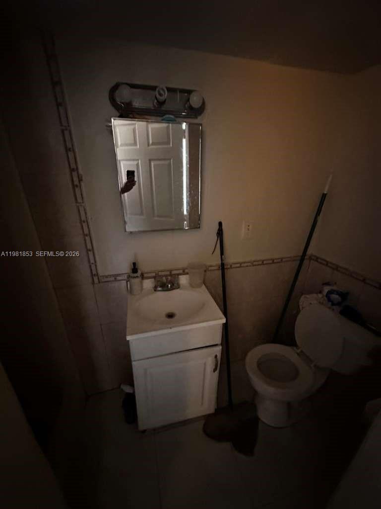 2337 NW 32nd St Miami, FL 33142