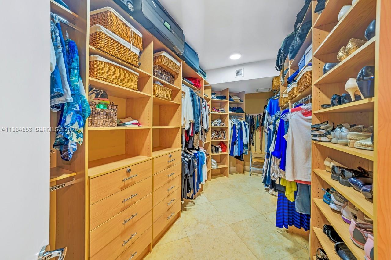 21200 Point Pl #1901 Aventura, FL 33180