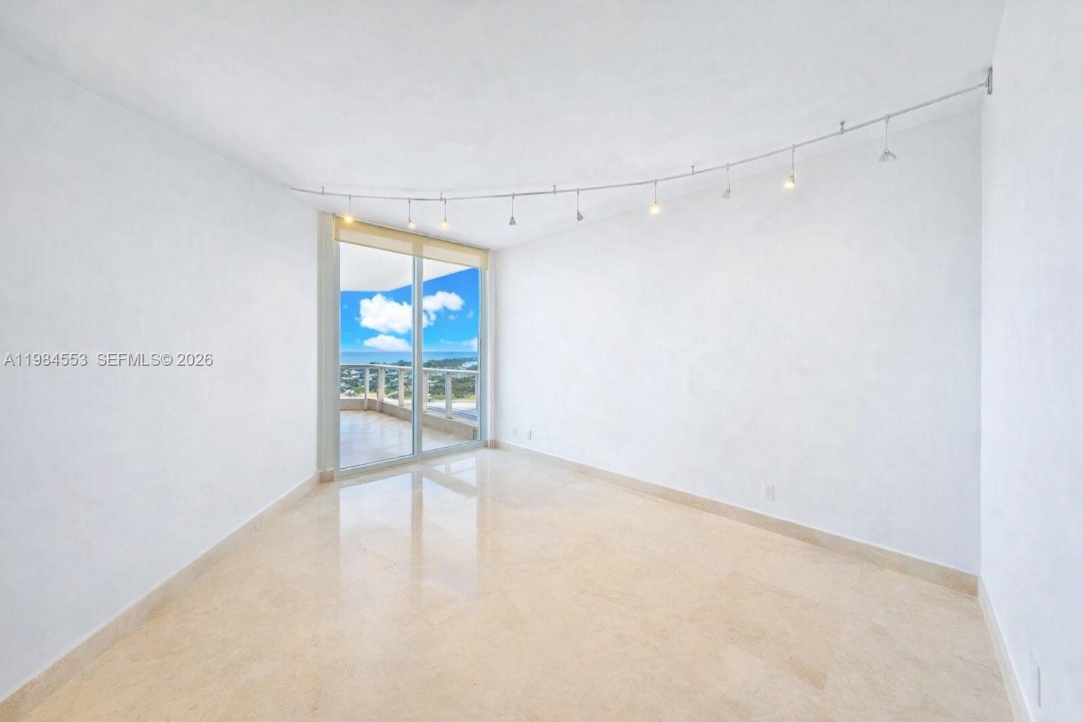 21200 Point Pl #1901 Aventura, FL 33180