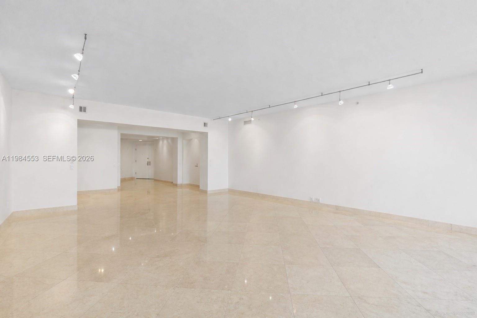 21200 Point Pl #1901 Aventura, FL 33180