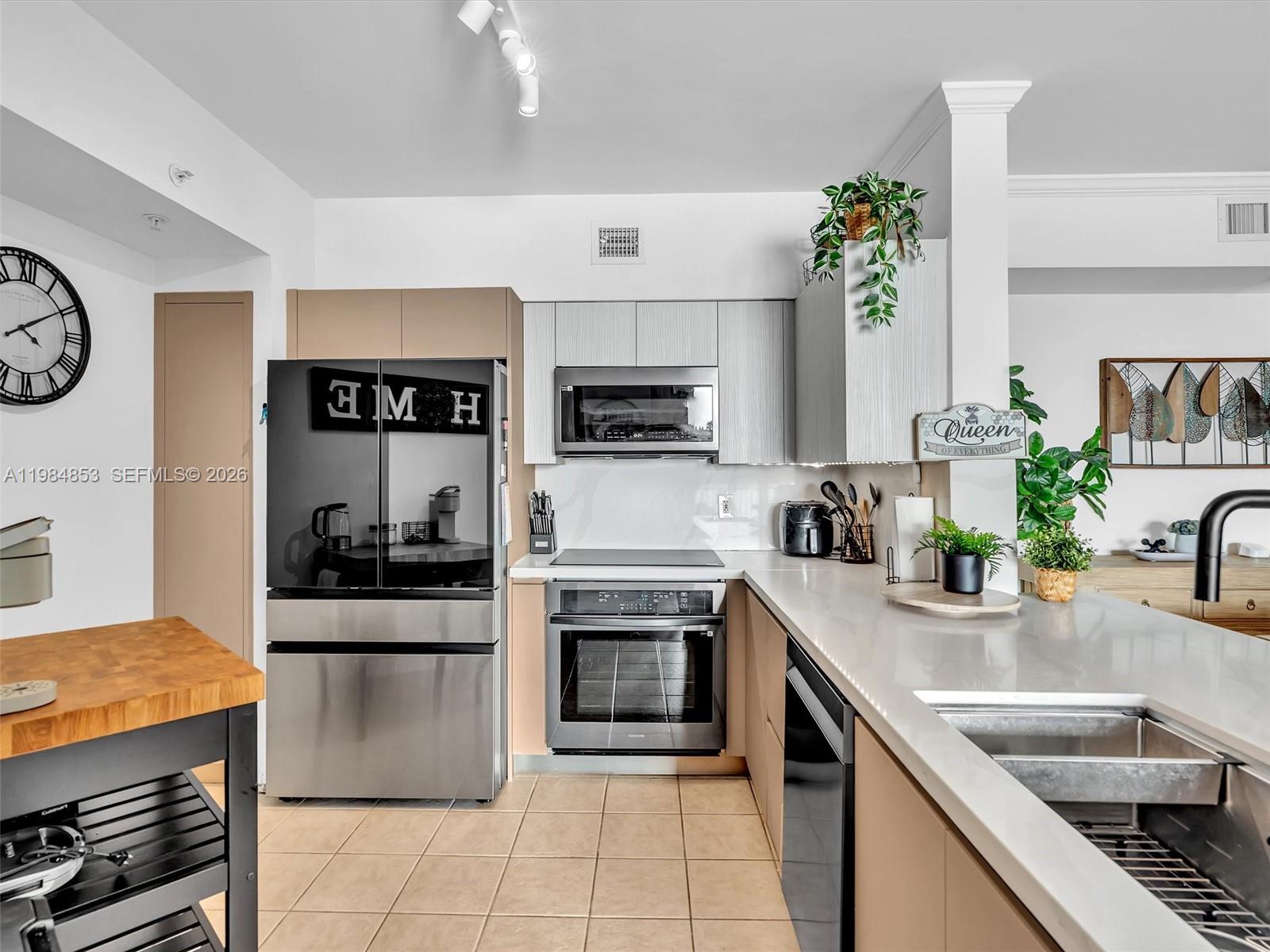 17150 N Bay Rd #2205 Sunny Isles Beach, FL 33160