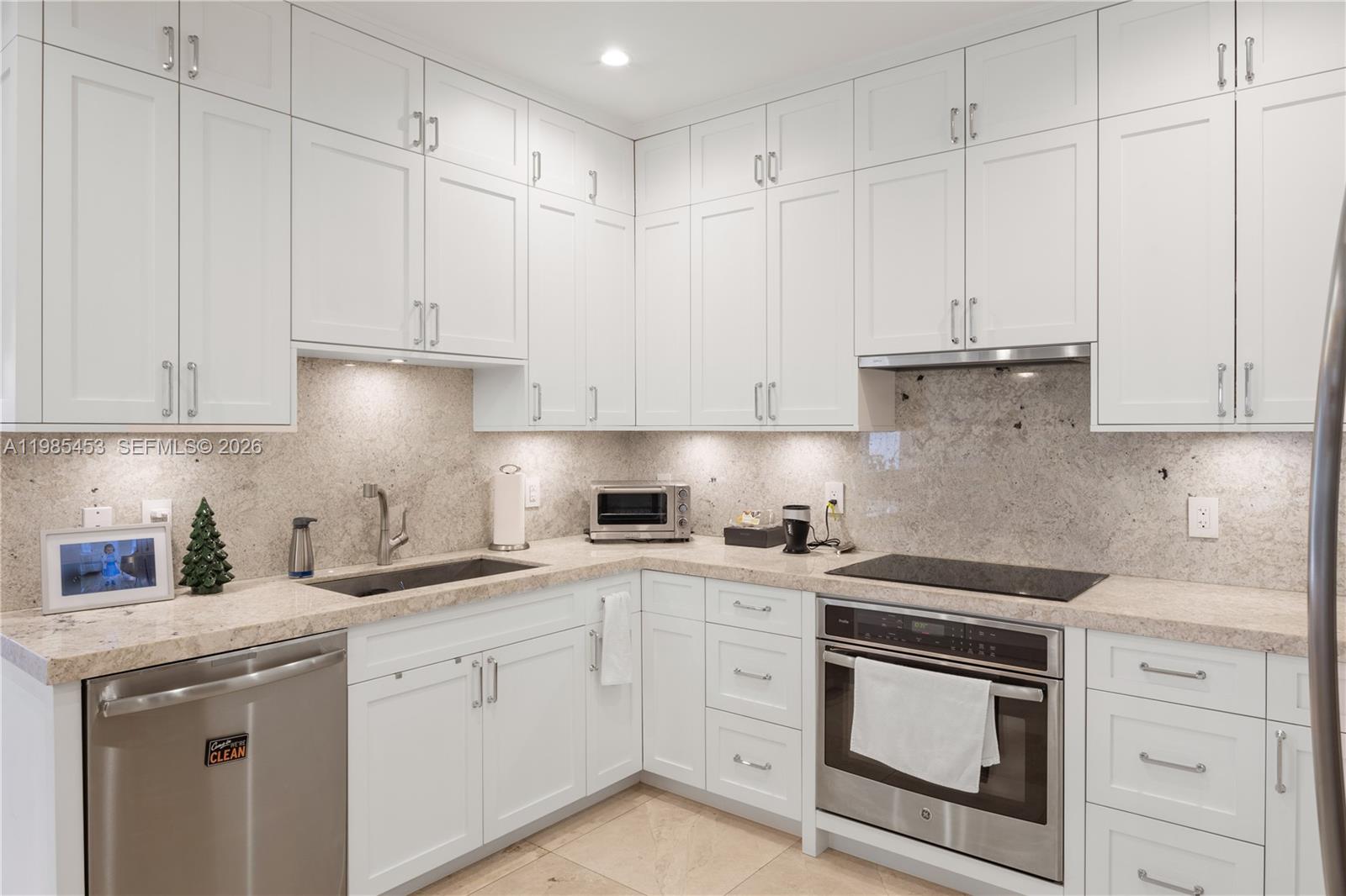 8600 SW 139th Ter Palmetto Bay, FL 33158