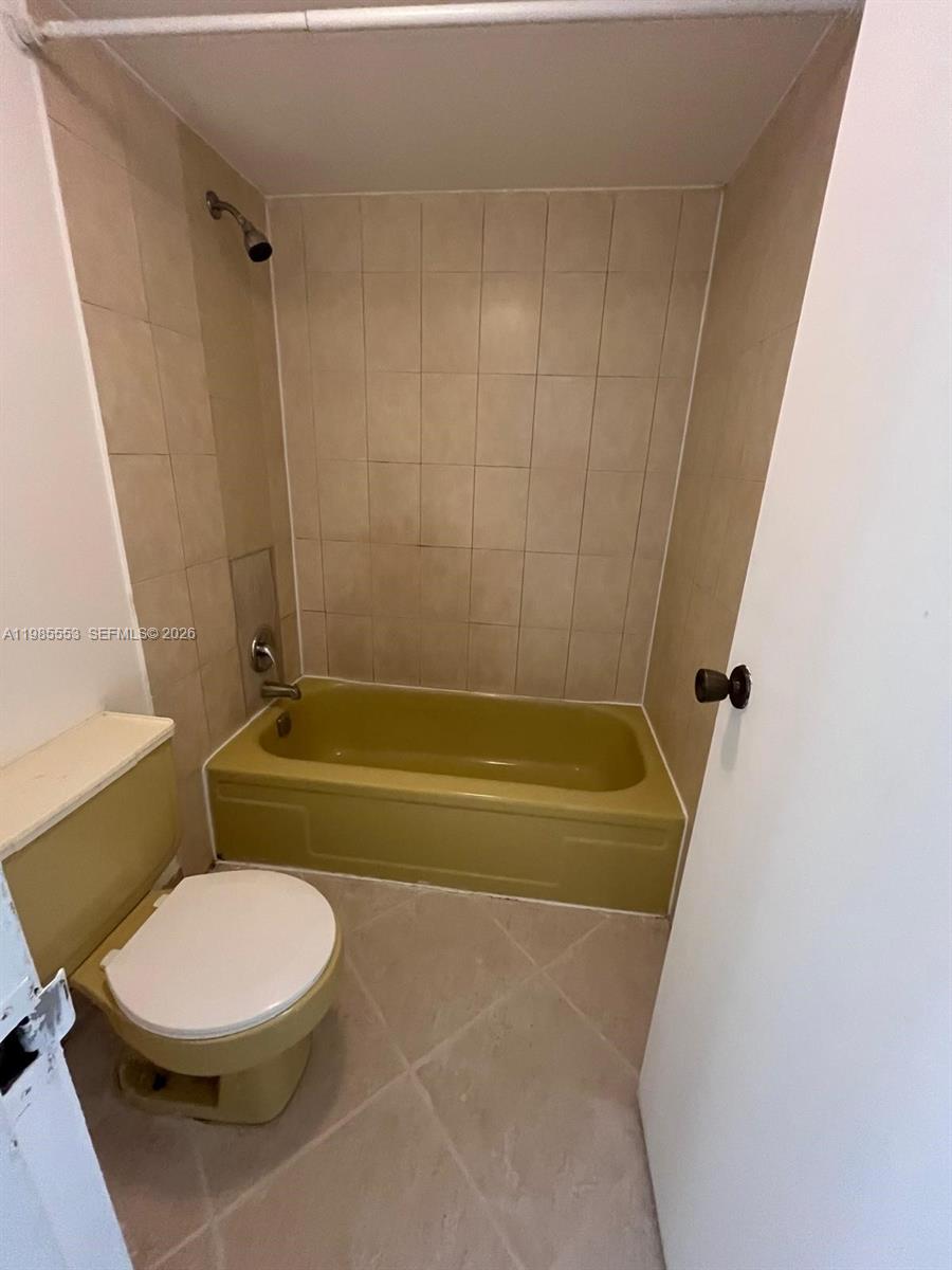 4354 NW 9th Ave #13-2D Deerfield Beach, FL 33064