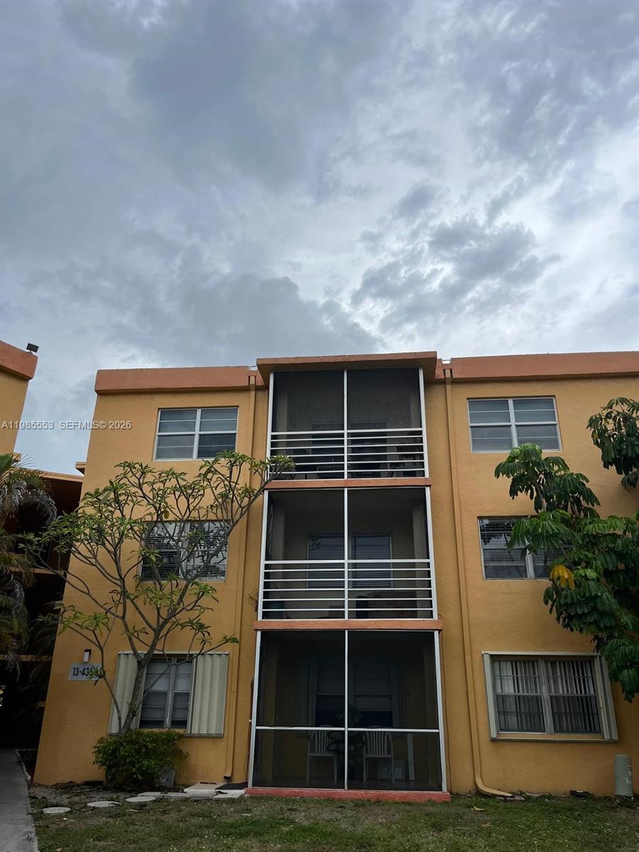 4354 NW 9th Ave #13-2D Deerfield Beach, FL 33064