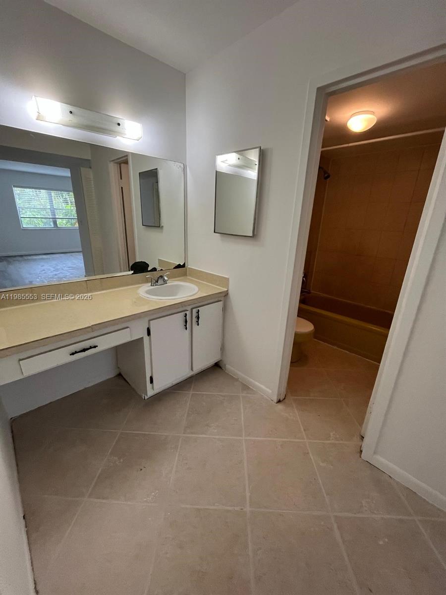 4354 NW 9th Ave #13-2D Deerfield Beach, FL 33064