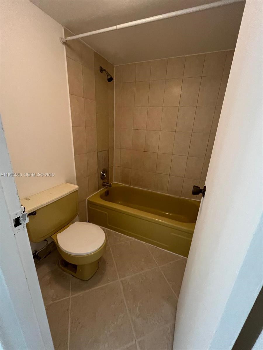 4354 NW 9th Ave #13-2D Deerfield Beach, FL 33064