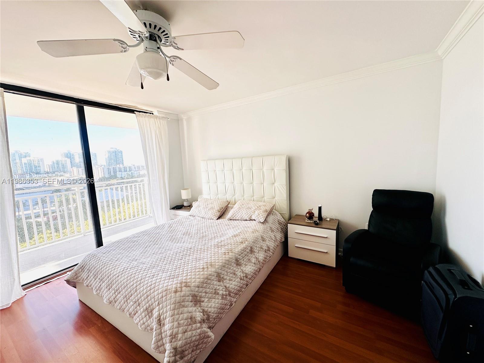 image Winston Towers 60012