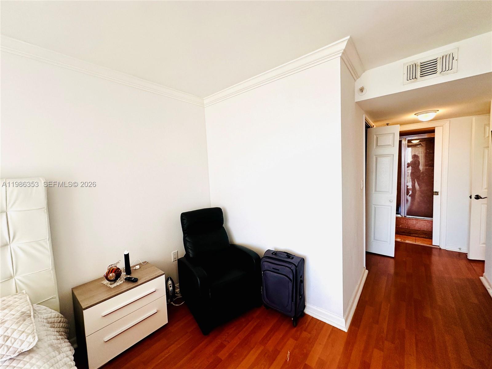 image Winston Towers 60013