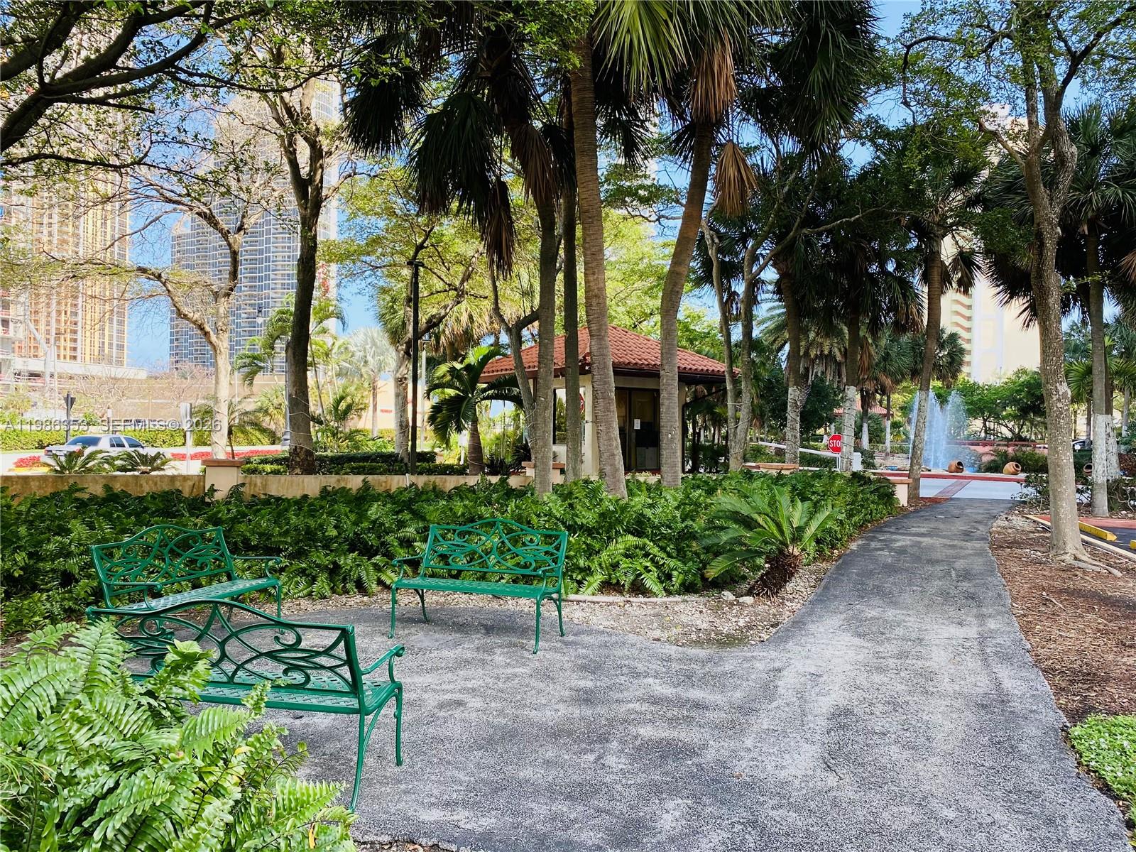 image Winston Towers 60021