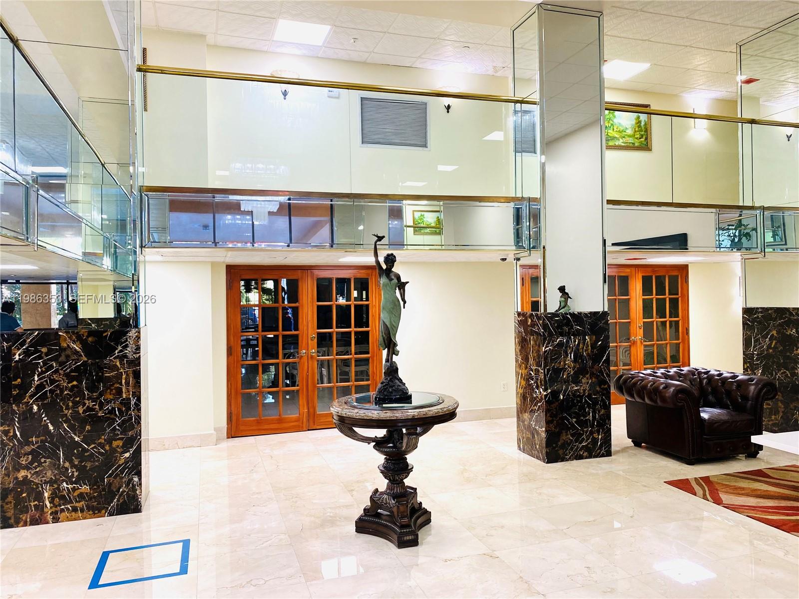 image Winston Towers 60023