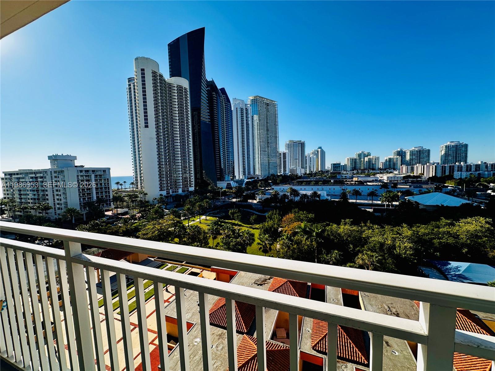 image Winston Towers 6002