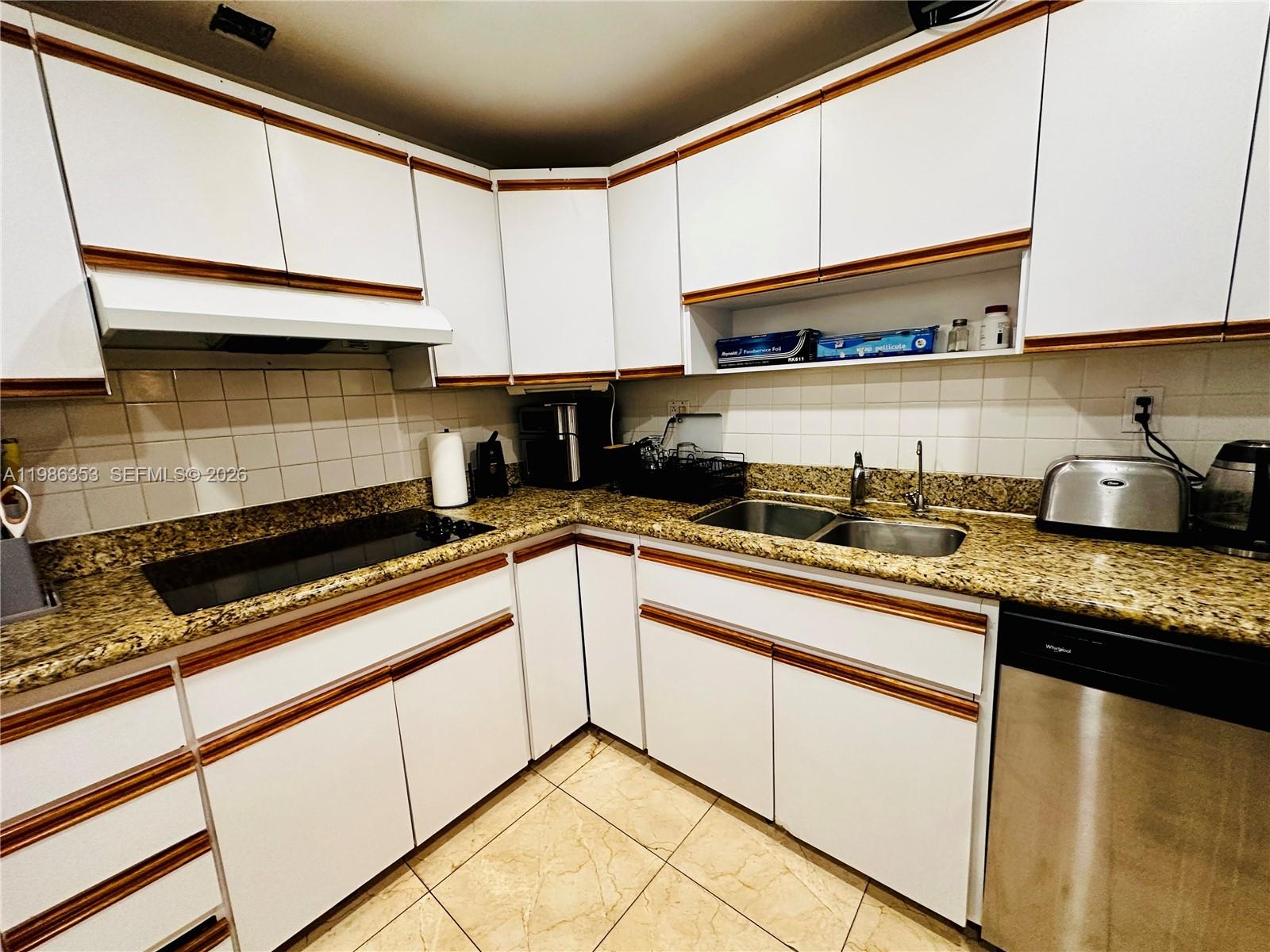 image Winston Towers 6008