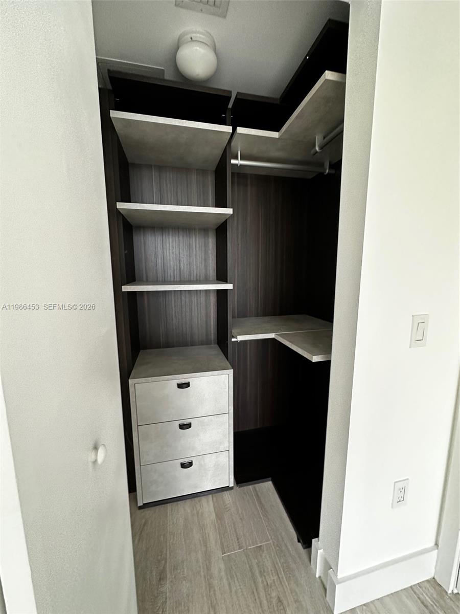 121 NE 34th St #2707 Miami, FL 33137