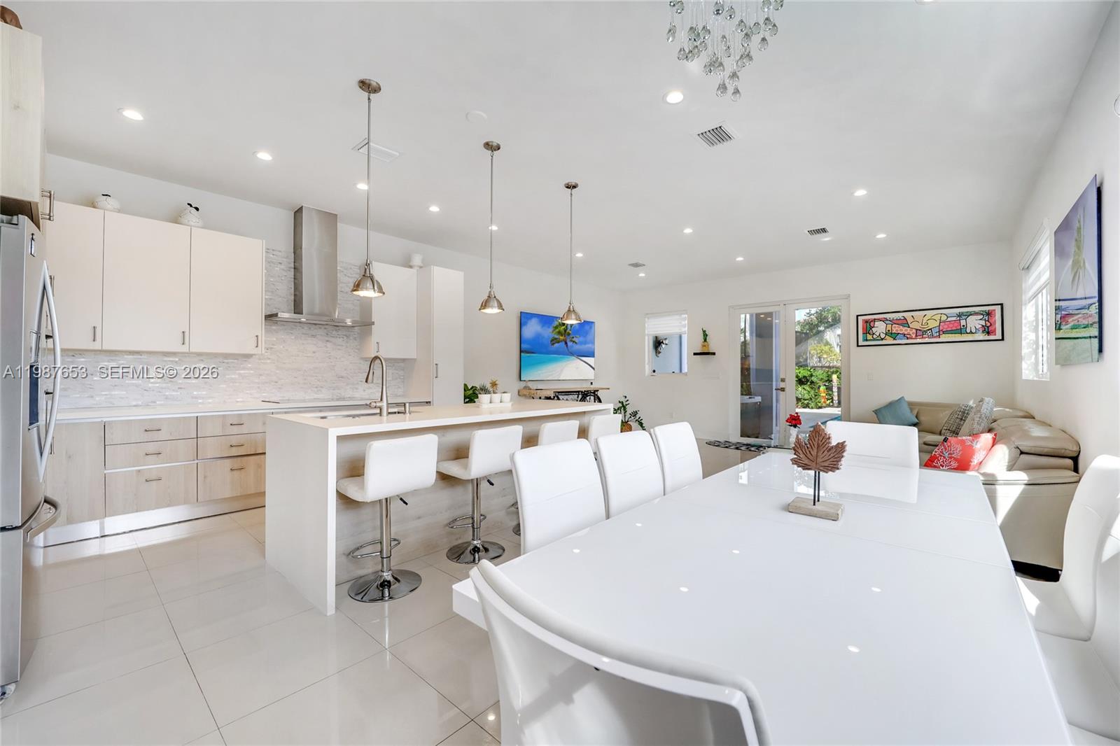 2943 SW 23rd St Miami, FL 33145