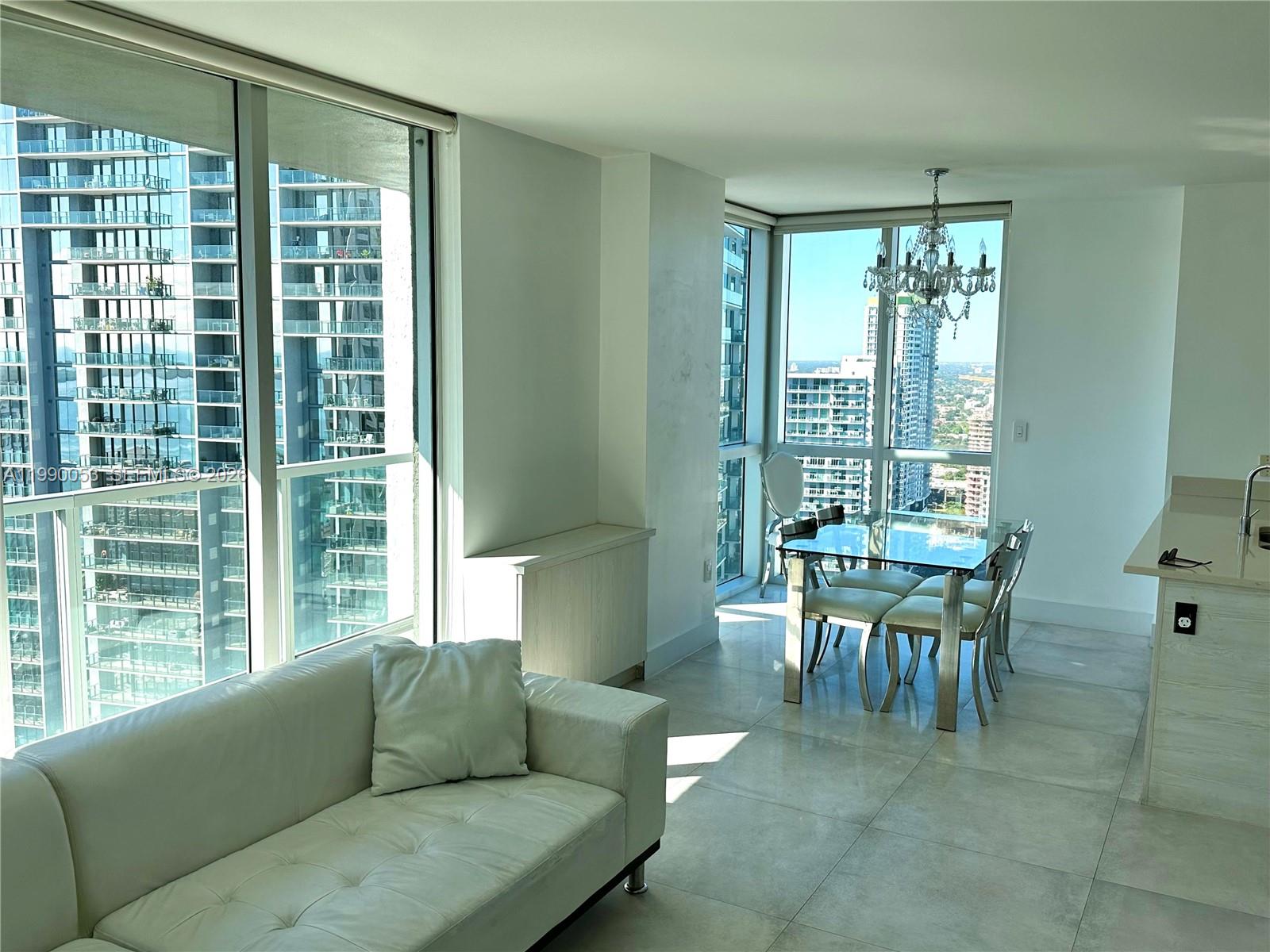 image 500 Brickell West11