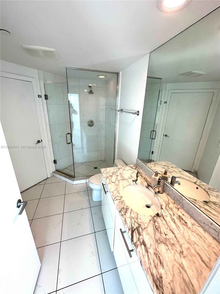 image 500 Brickell West7