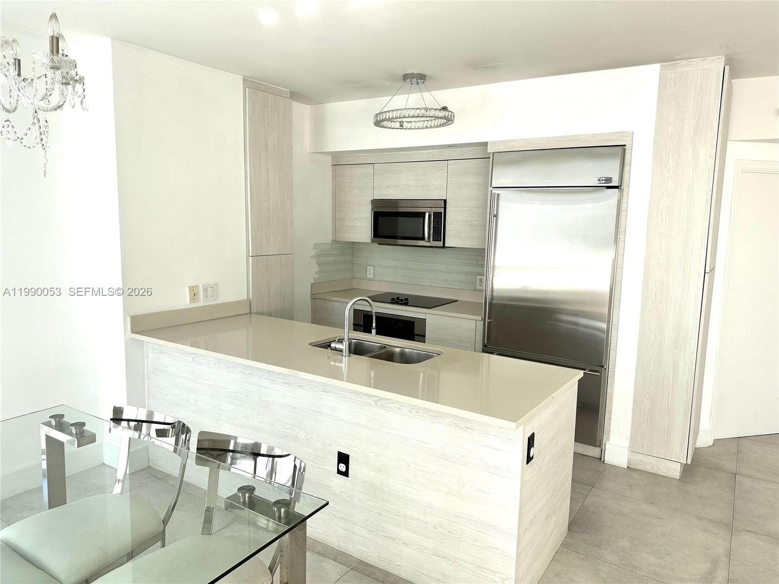 image 500 Brickell West8