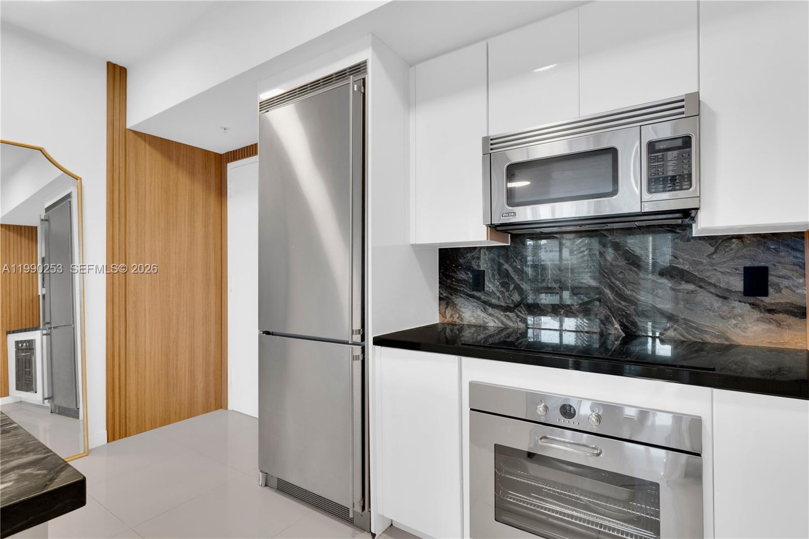 92 SW 3rd St #2802 Miami, FL 33130