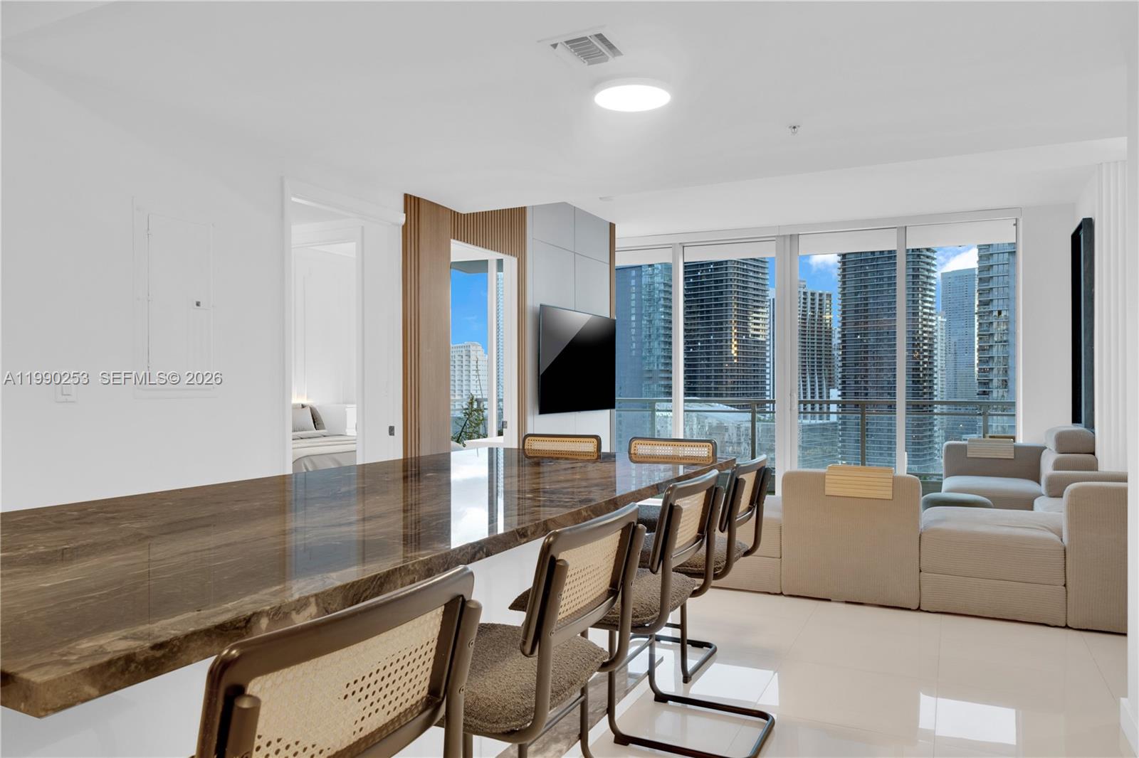 92 SW 3rd St #2802 Miami, FL 33130