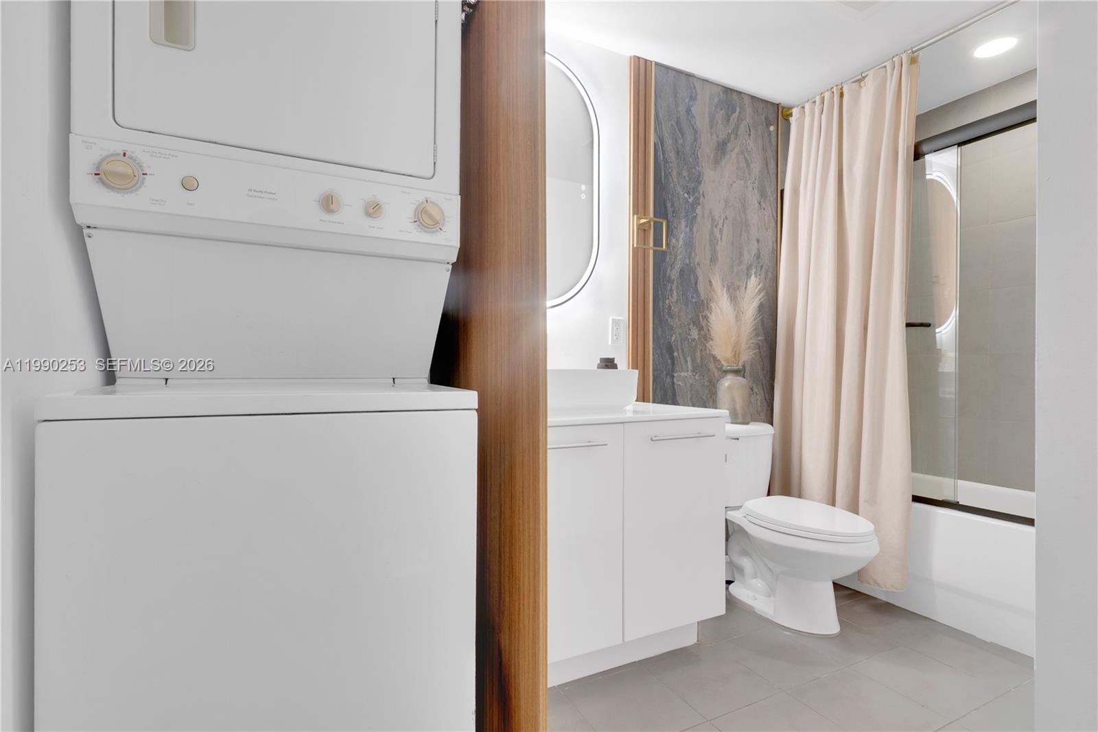 92 SW 3rd St #2802 Miami, FL 33130