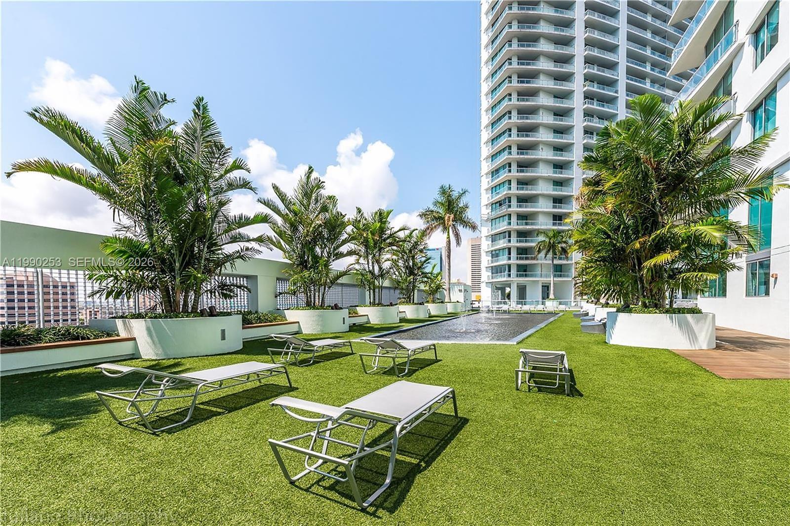 92 SW 3rd St #2802 Miami, FL 33130