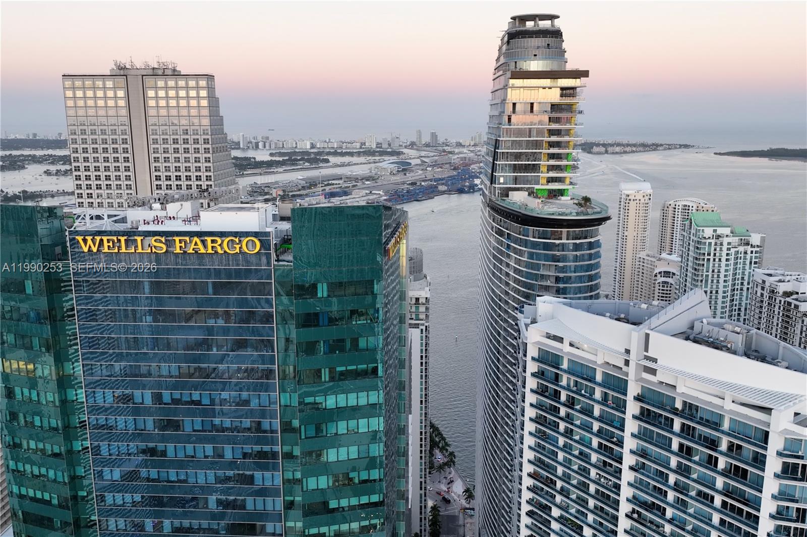 92 SW 3rd St #2802 Miami, FL 33130