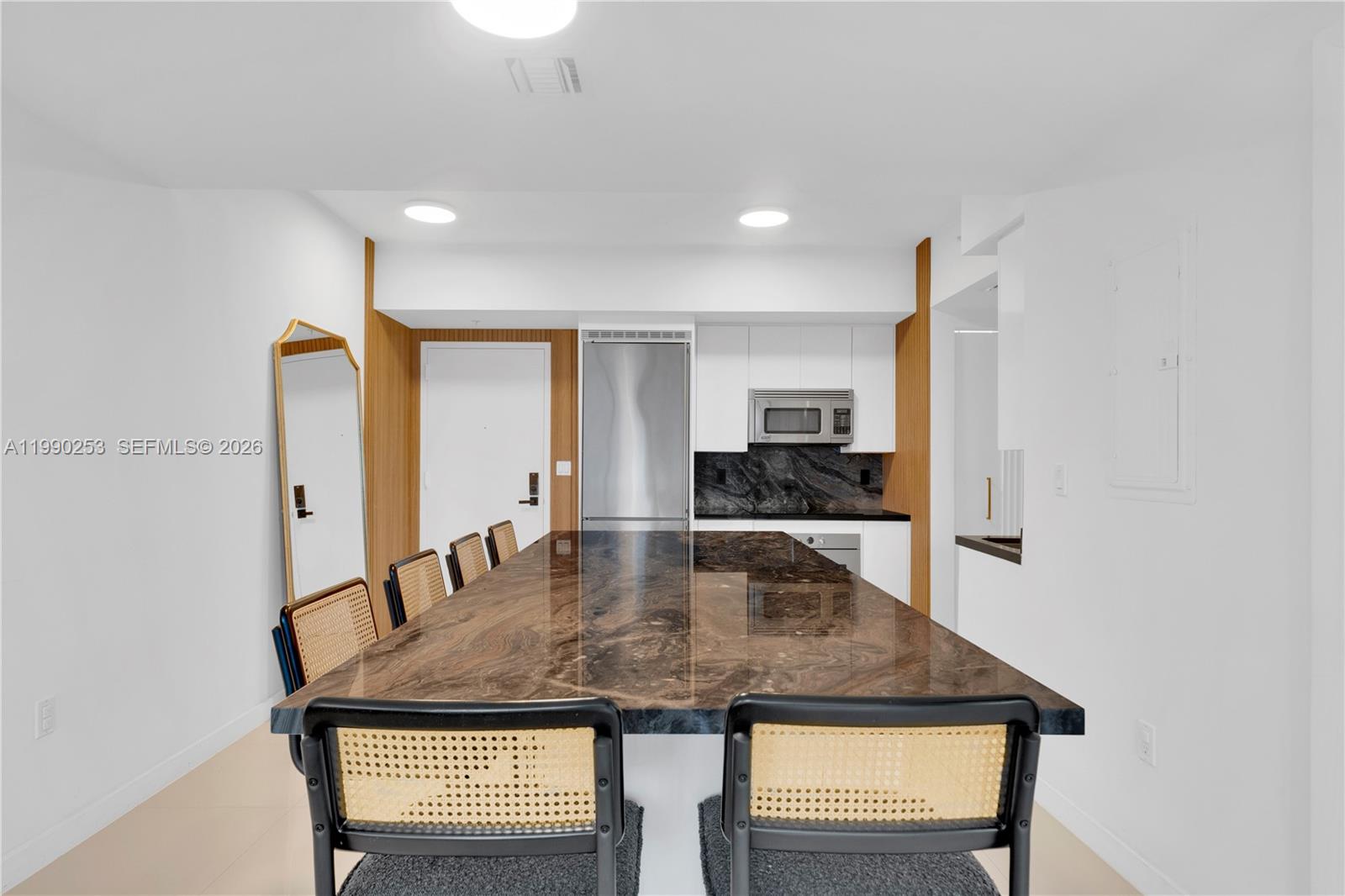 92 SW 3rd St #2802 Miami, FL 33130