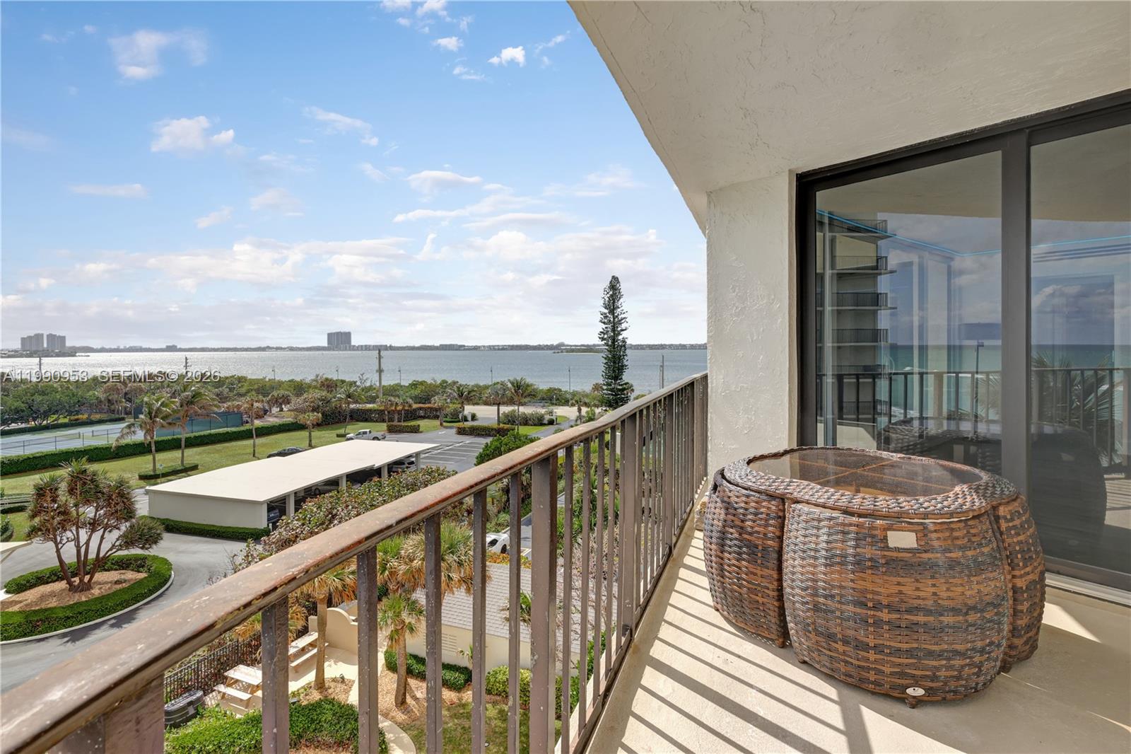 5420 N Ocean Dr #504 Singer Island, FL 33404