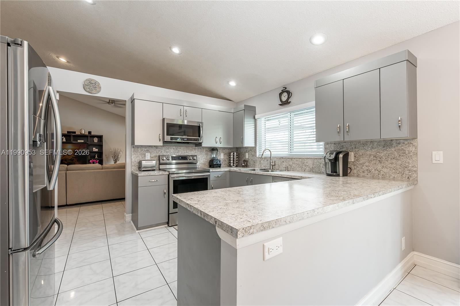 5420 N Ocean Dr #504 Singer Island, FL 33404