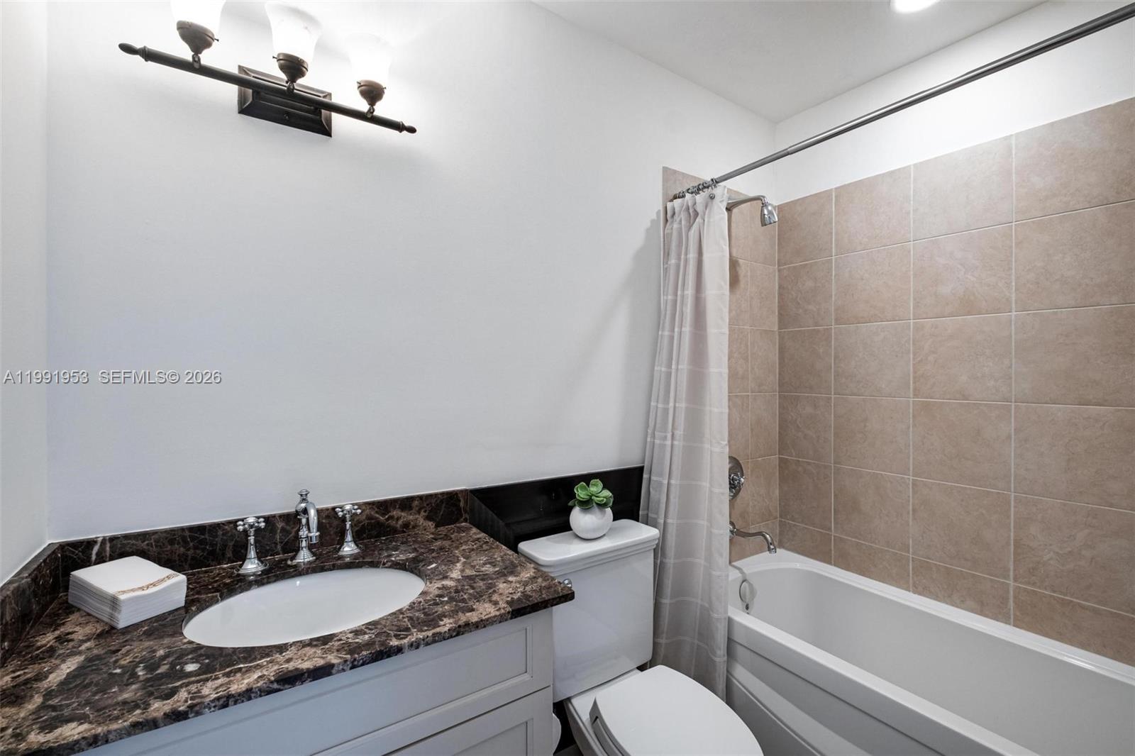 550 Loretto Ave #16 Coral Gables, FL 33146