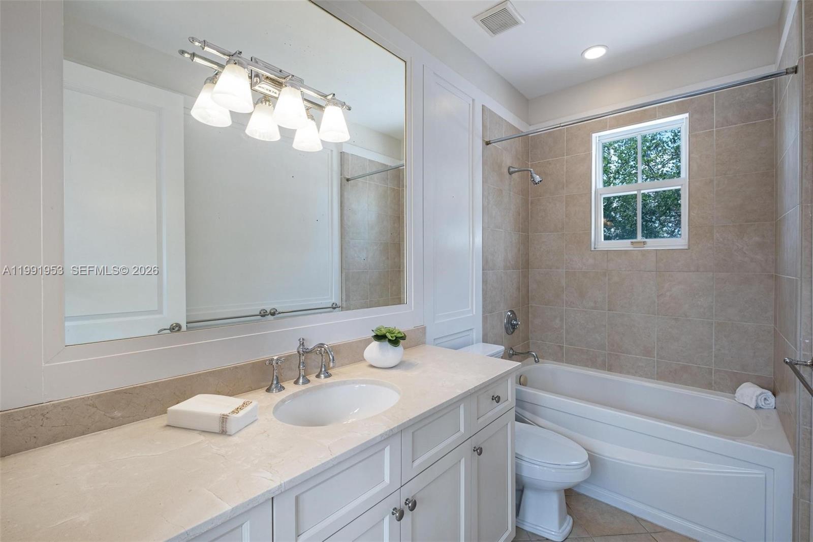 550 Loretto Ave #16 Coral Gables, FL 33146