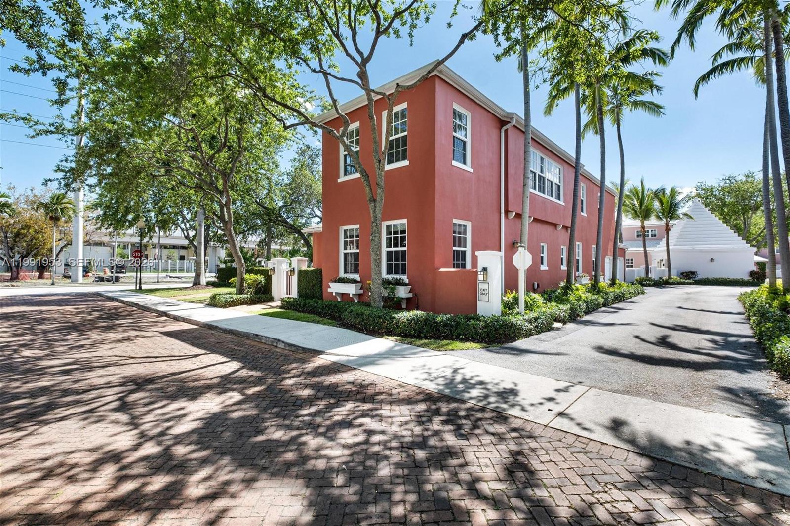 550 Loretto Ave #16 Coral Gables, FL 33146